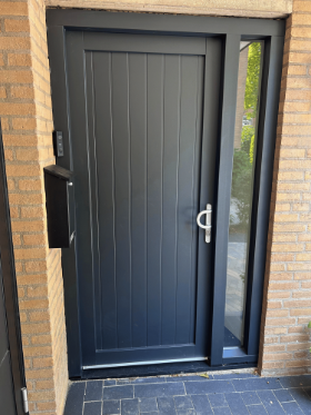 Kunststof voordeur in situ - stijlvolle entree